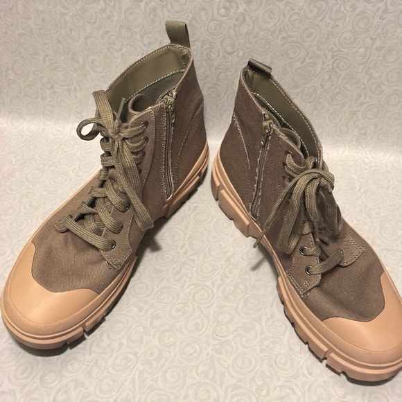 NOBO Shoes - No Boundaries NoBo Combat Boots Women’s Size 8 Lace Up Zip Chunky Sole